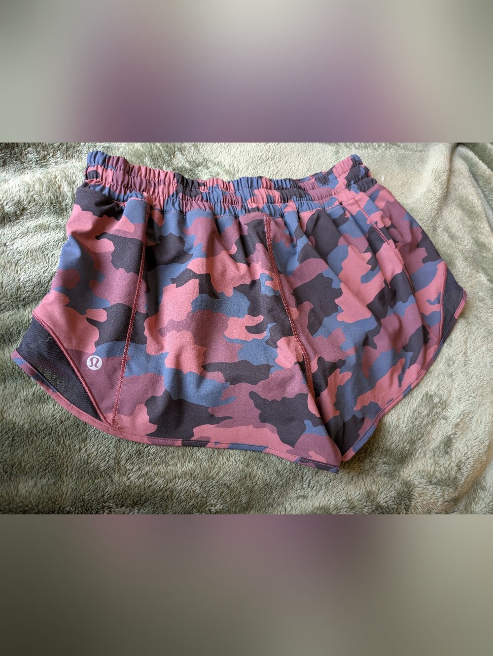 Lululemon Hotty Hot Low Rise Active Shorts Size 10